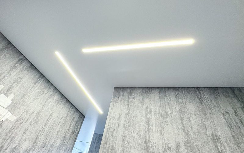 Натяжной потолок в квартире 23 м2