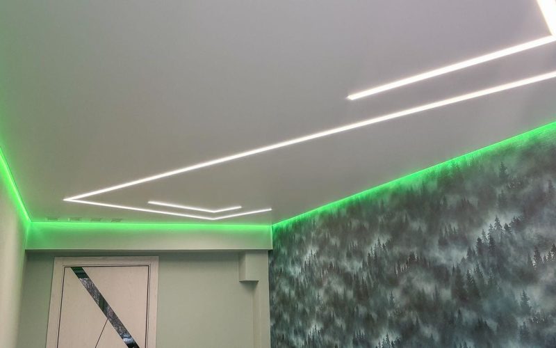 Натяжной потолок в спальне 13 м2